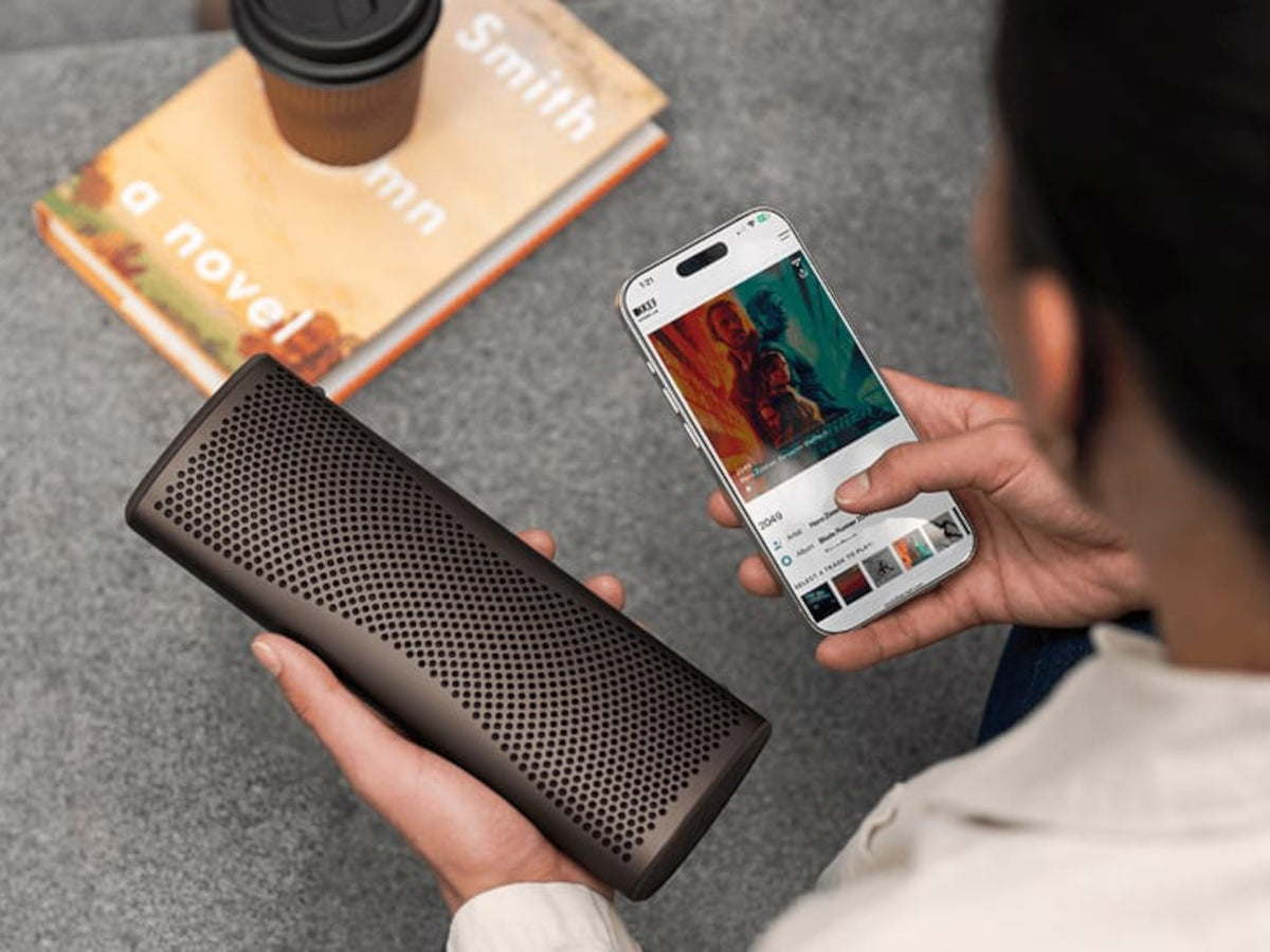 Kef Muo Cocoa Brown lifestyle