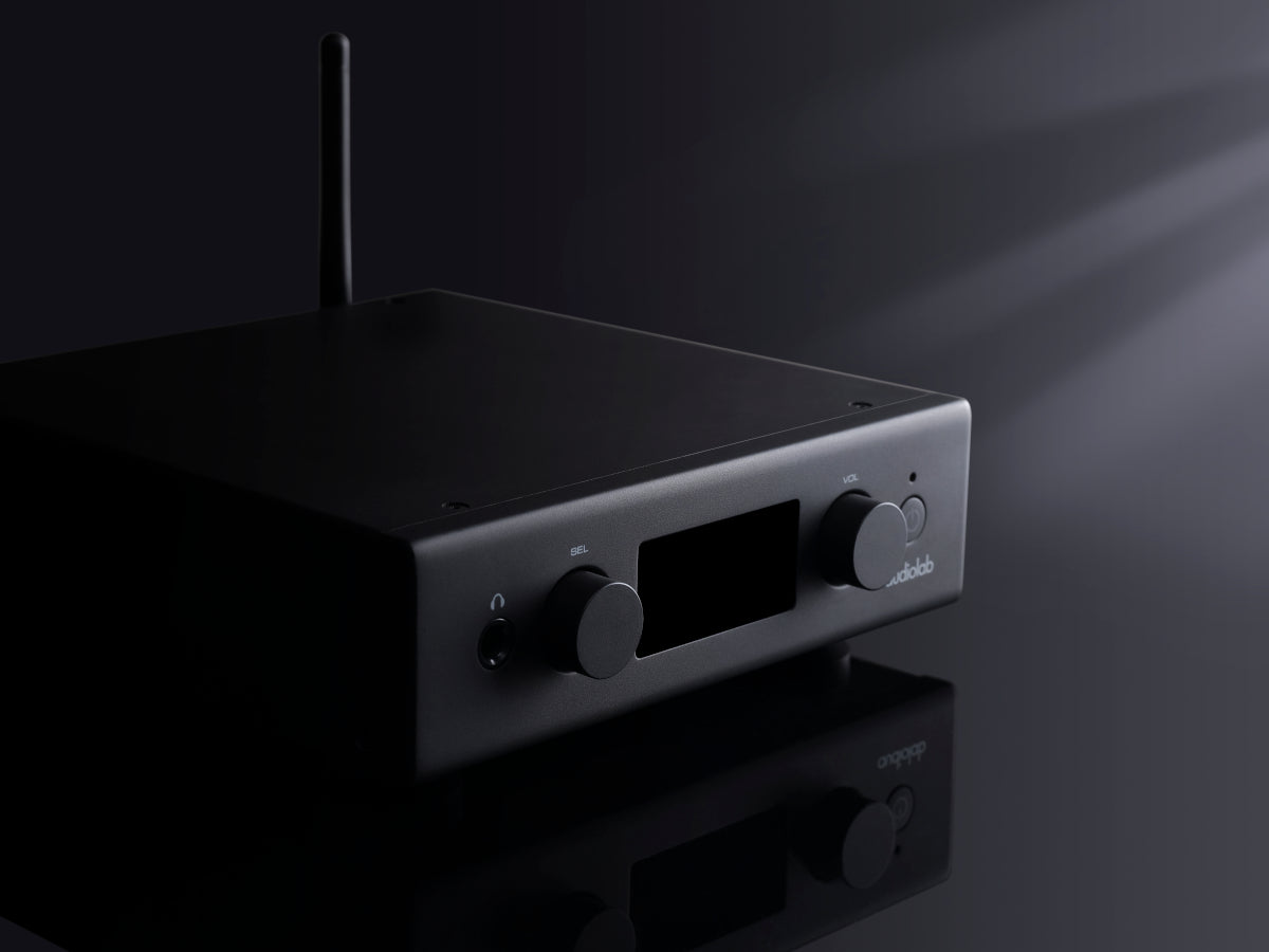 Audiolab D7 Noir lifestyle 2