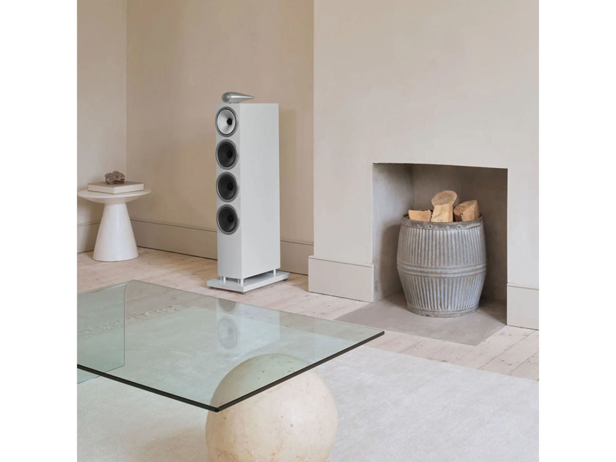 Bowers & Wilkins 702 S3 White lifestyle