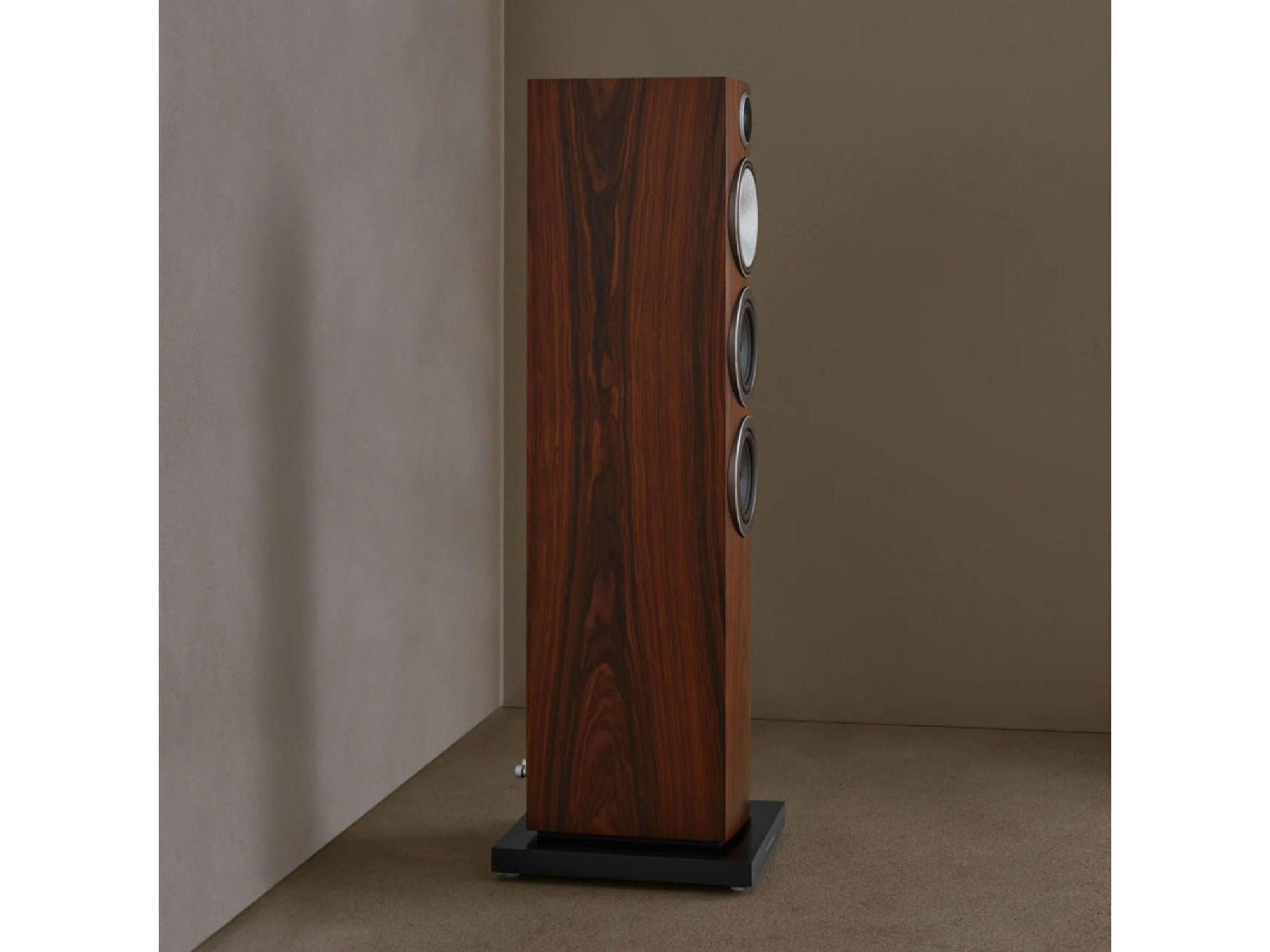 Bowers & Wilkins 704 S3 Mocha lifestyle