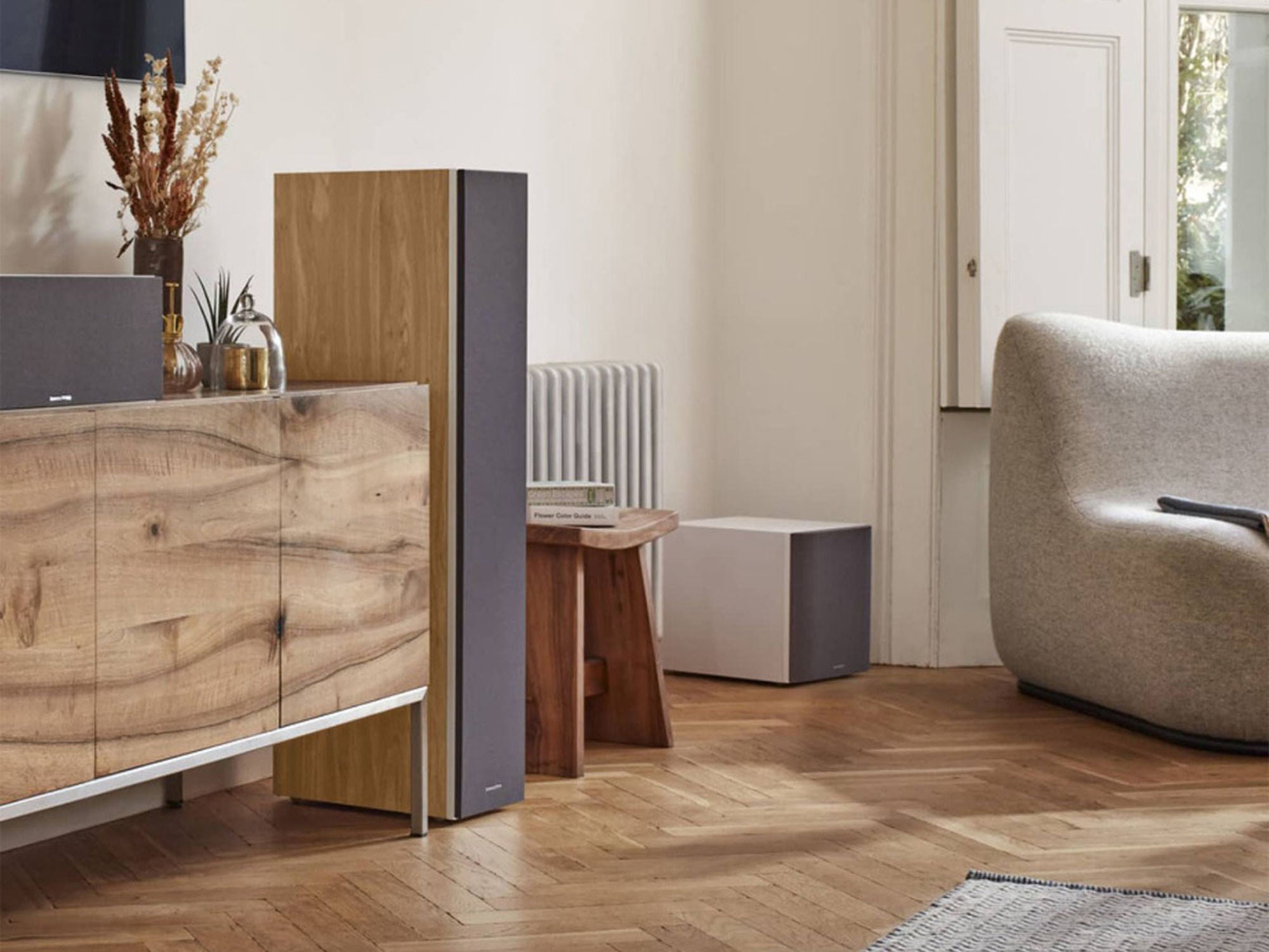Bowers & Wilkins ASW610 White lifestyle