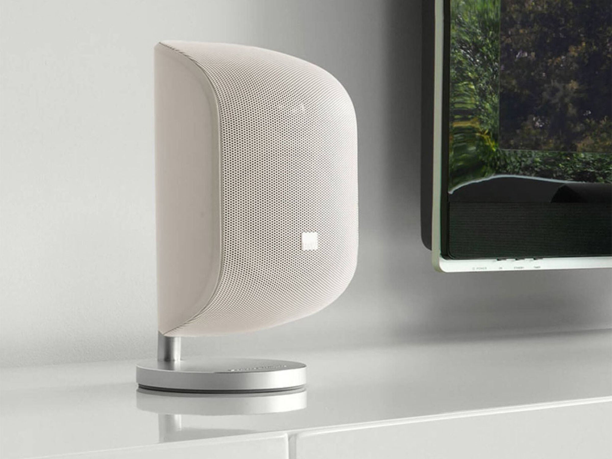 Bowers & Wilkins M1 MKII White lifestyle