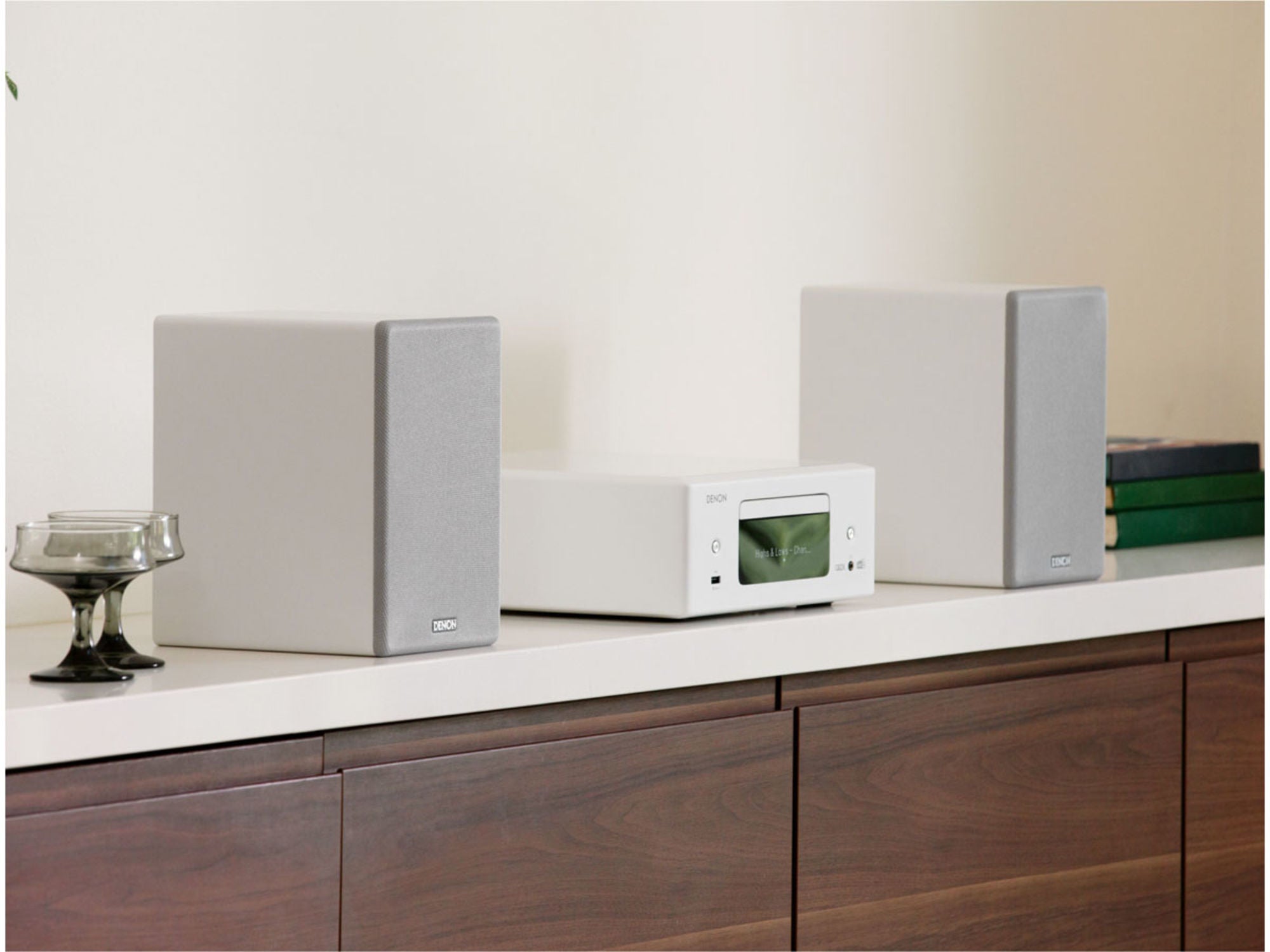 DENON Ceol RCD-N12 DAB White lifestyle
