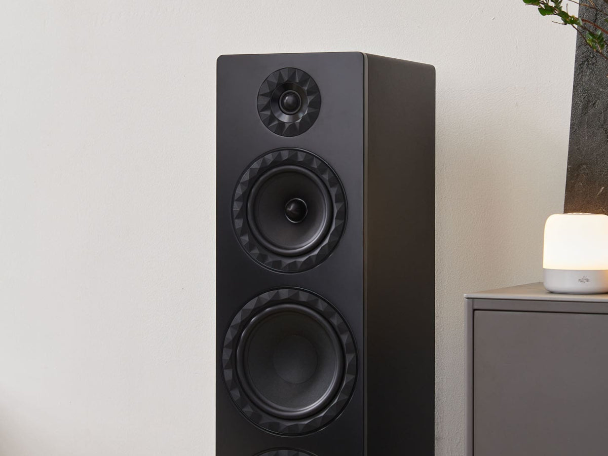 Elipson Prestige Facet II 24F Noir Mat lifestyle