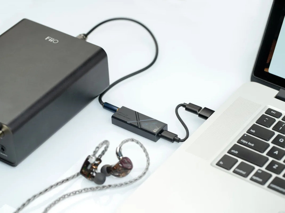 Fiio KA13 Noir lifestyle 2