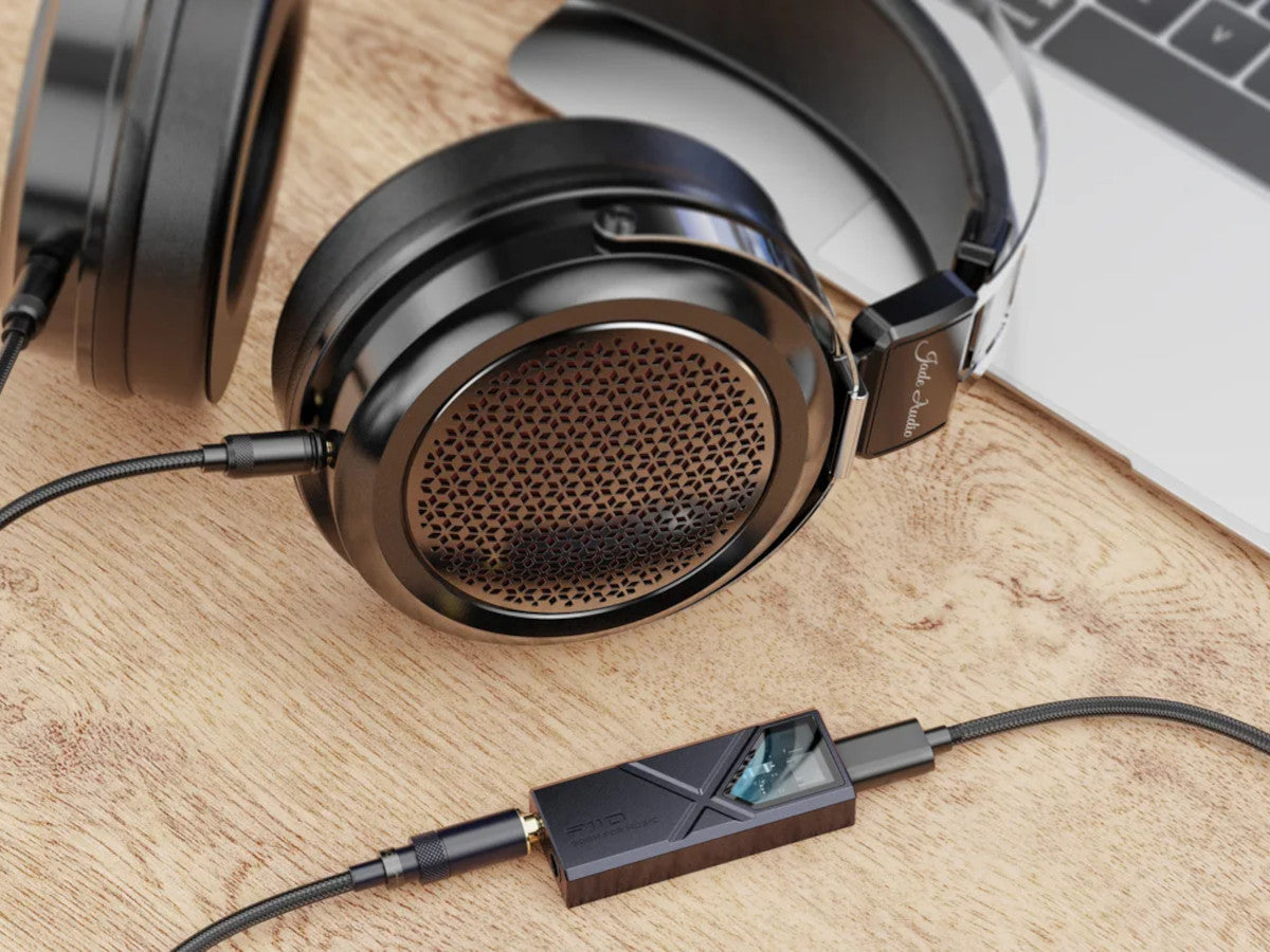 Fiio KA13 Noir lifestyle