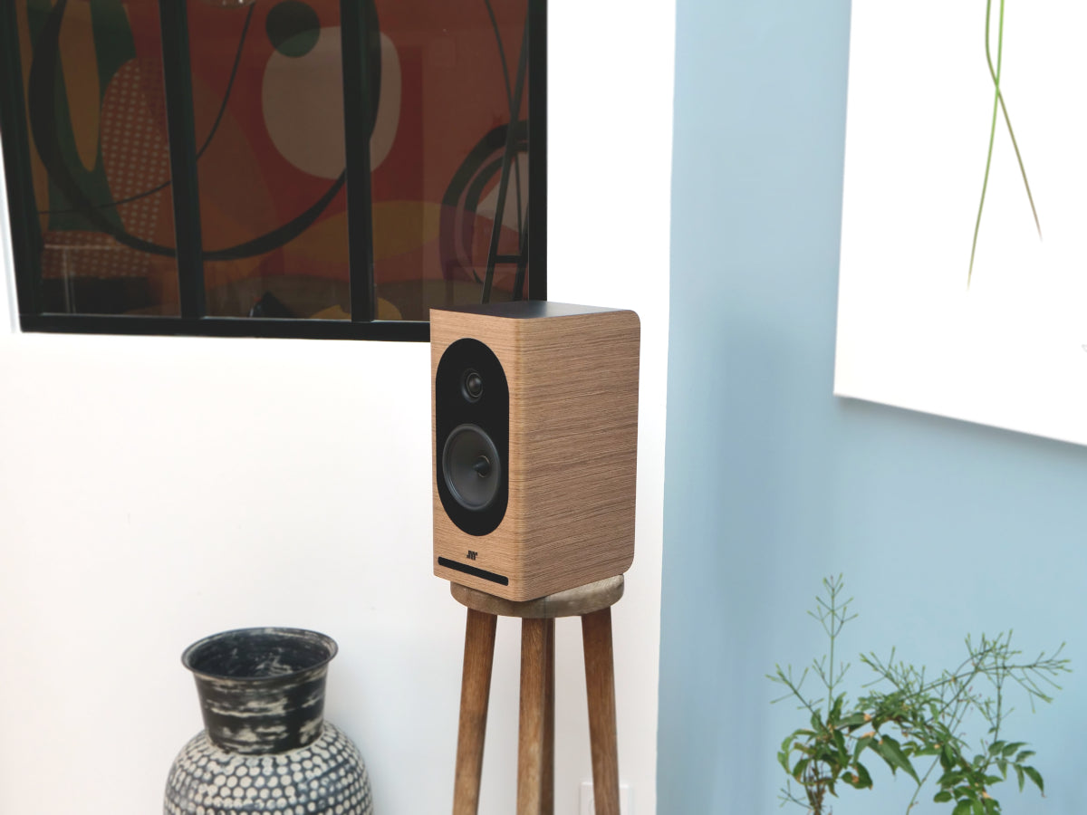 JEAN MARIE REYNAUD LUCIA MKII woodscore noir satiné lifestyle-1