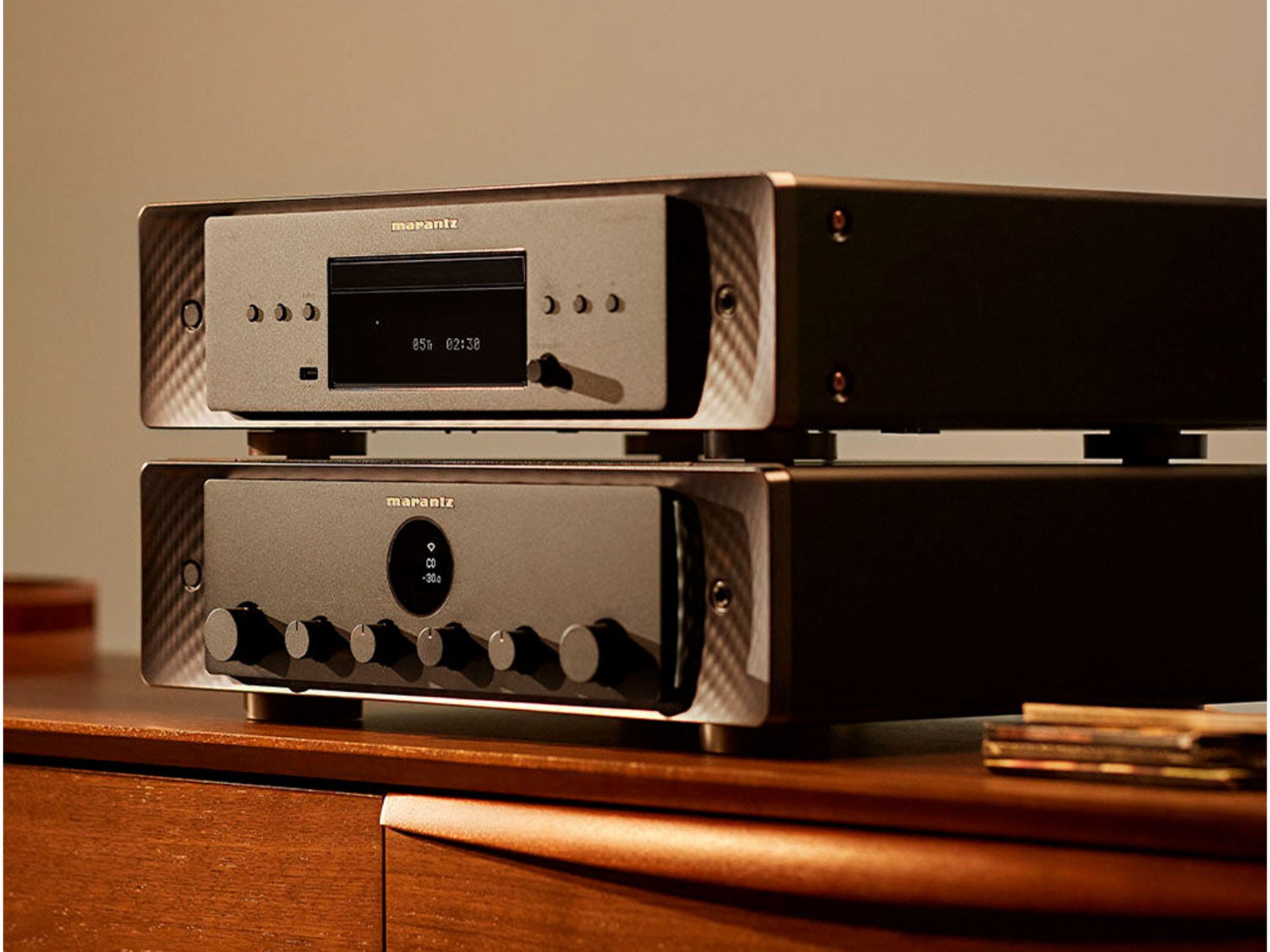 MARANTZ CD60 Black lifestyle