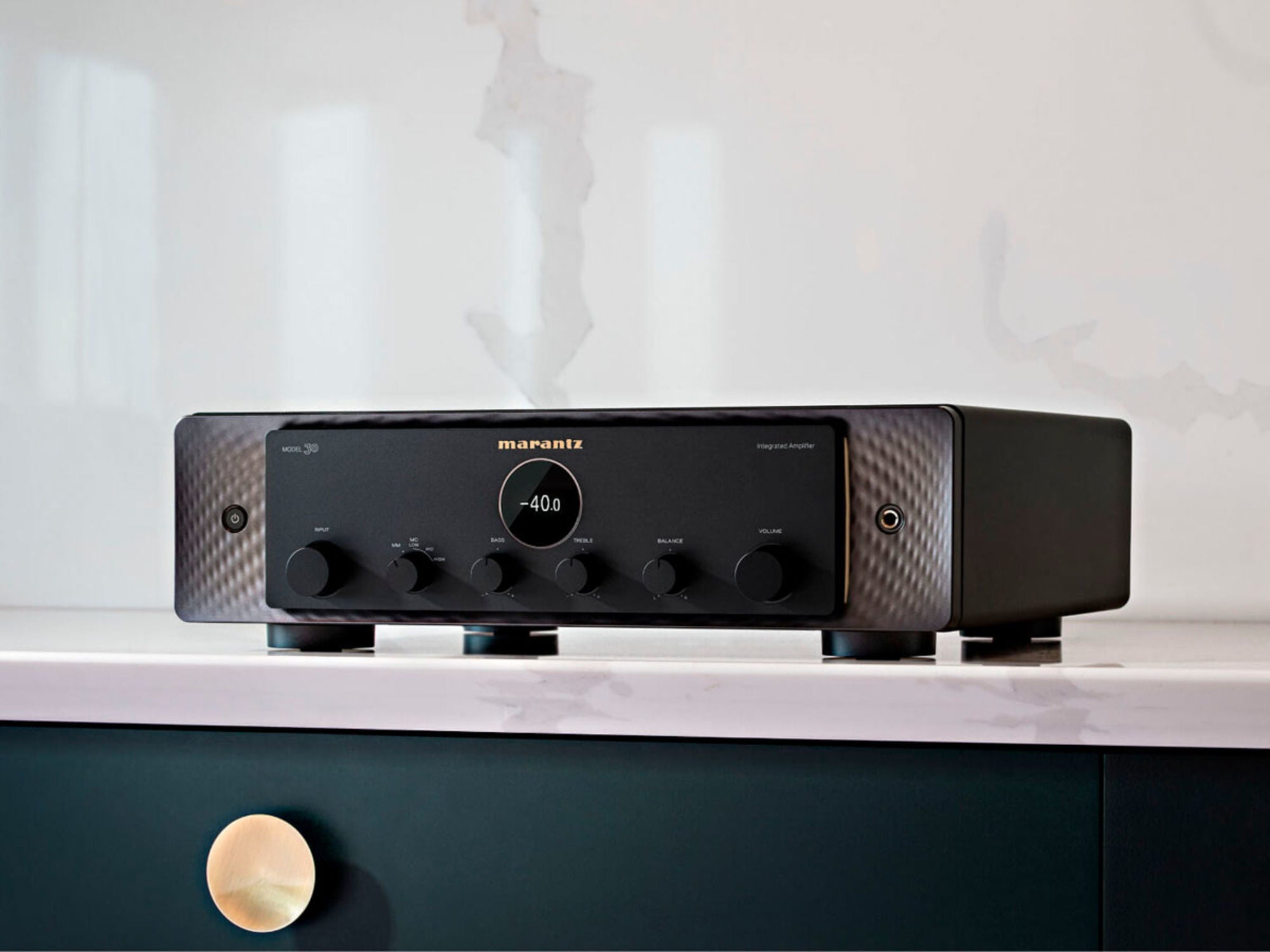 MARANTZ MODEL 30 Black lifestyle