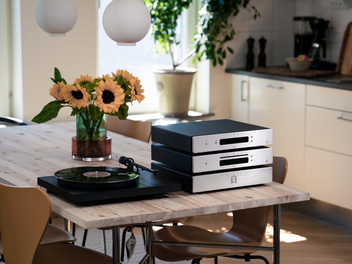 Primare SC15 Prisma MKII Silver lifestyle