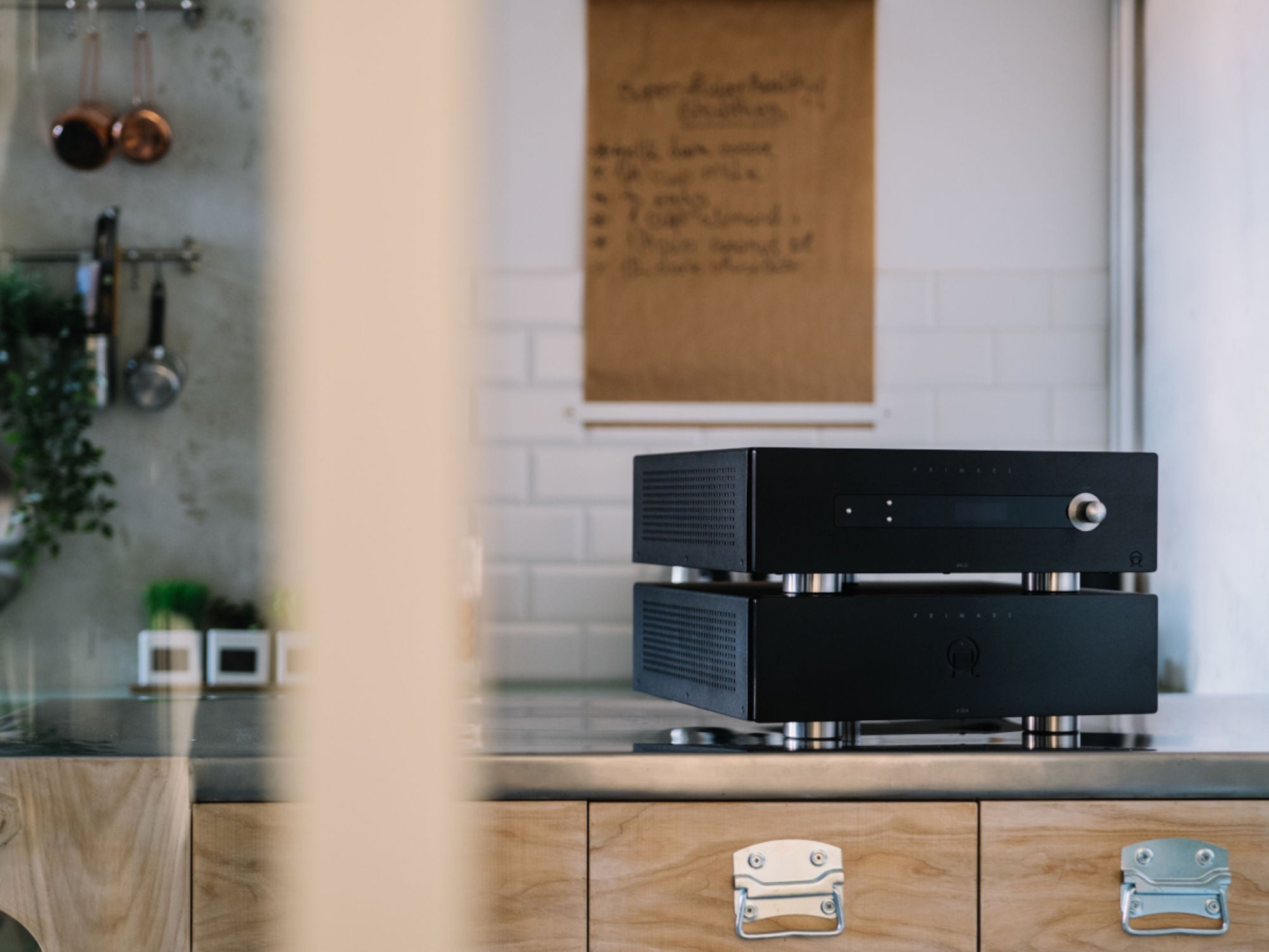 PRIMARE SP25 Prisma Black lifestyle