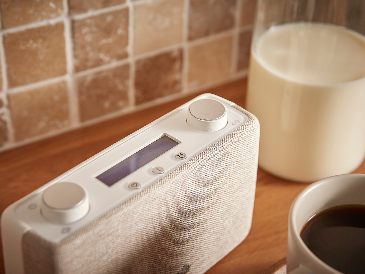 Roberts Play 11 Blanc lifestyle 2