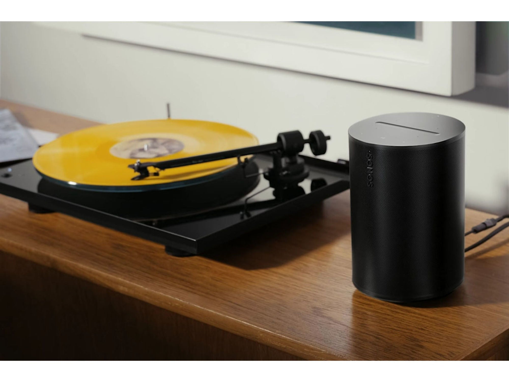 SONOS ERA 100 Black Lifestyle