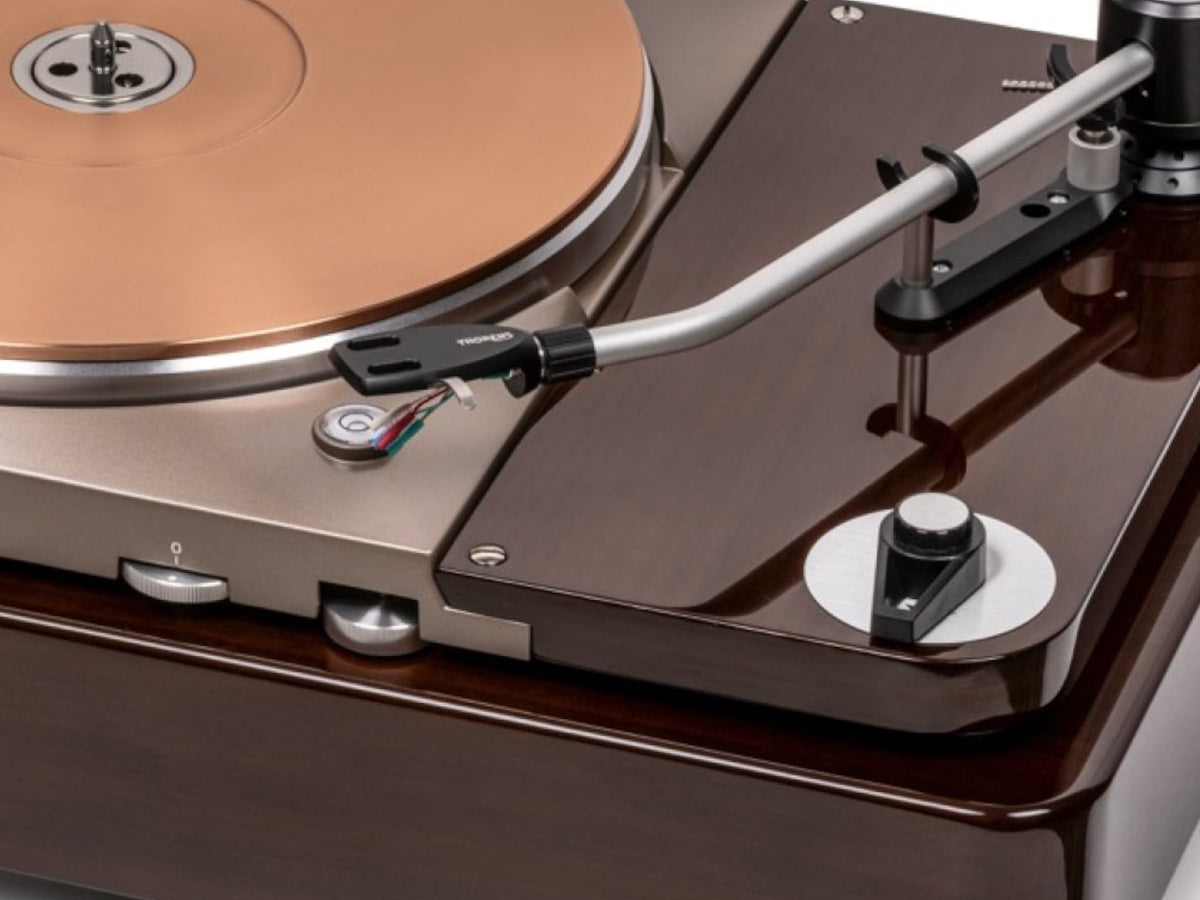 Thorens TD 124 DD Exclusive Noyer (détail)