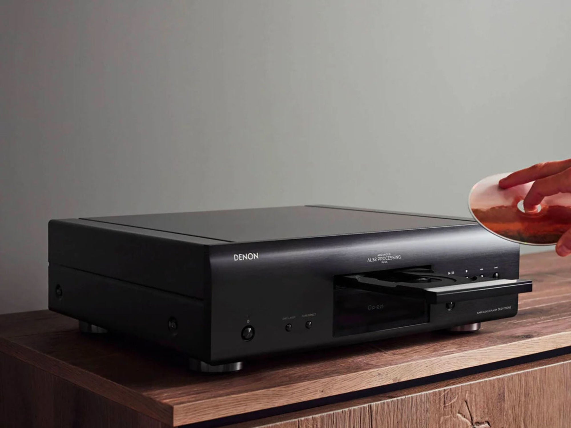 DENON DCD-1700NE Black lifestyle