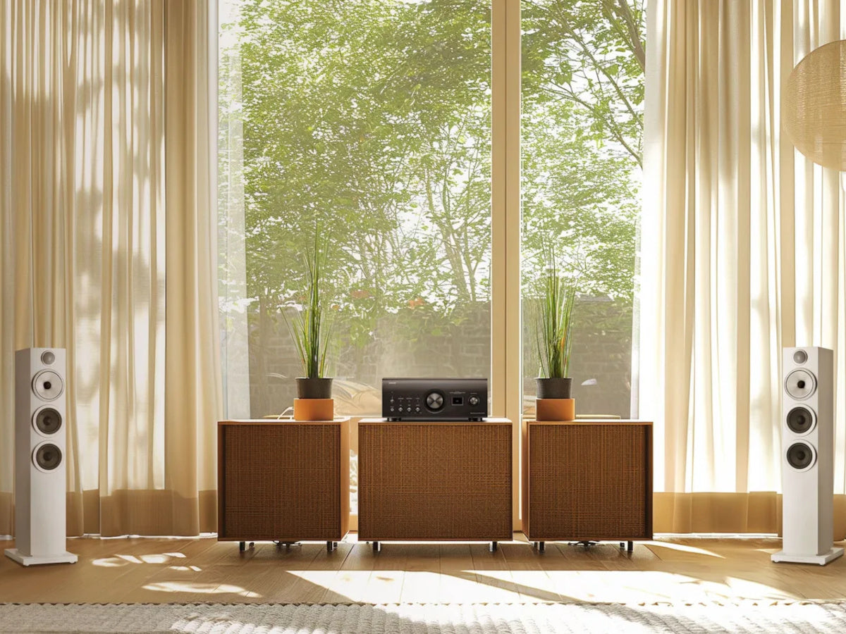 Denon PMA 3000 NE Black lifestyle