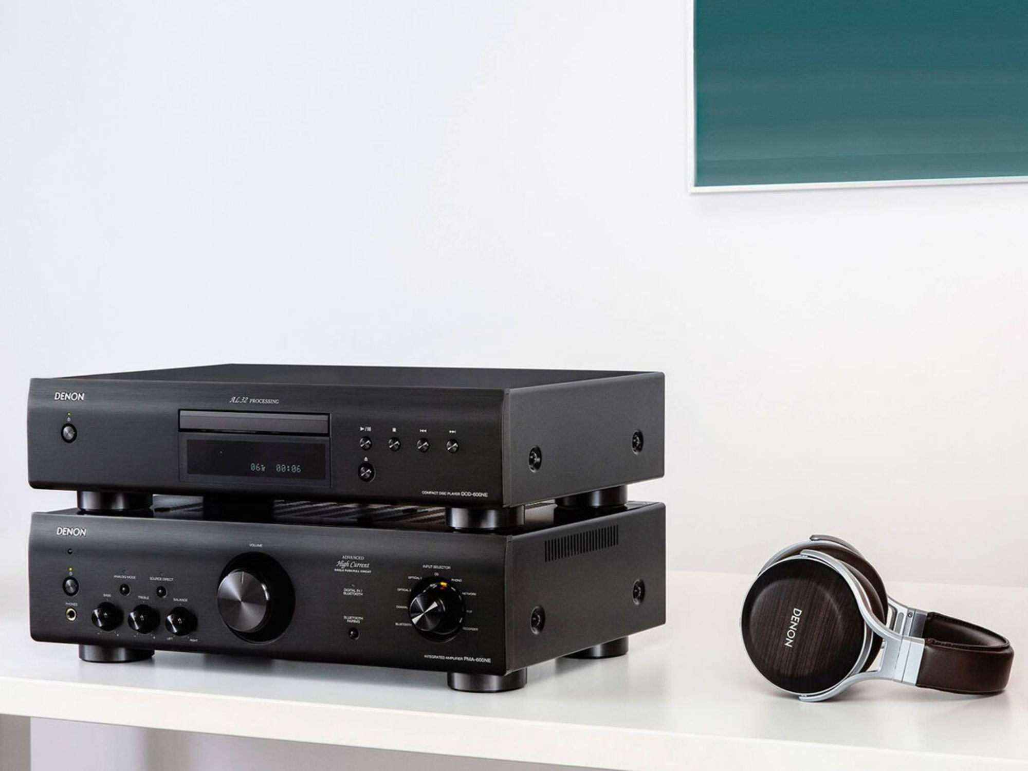 DENON PMA-600NE Black lifestyle