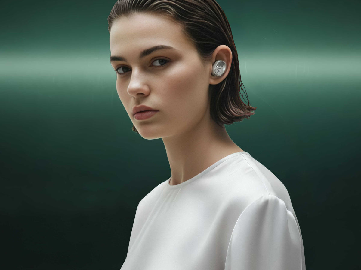 DEVIALET GEMINI 2 LIGHT PEARL lifestyle