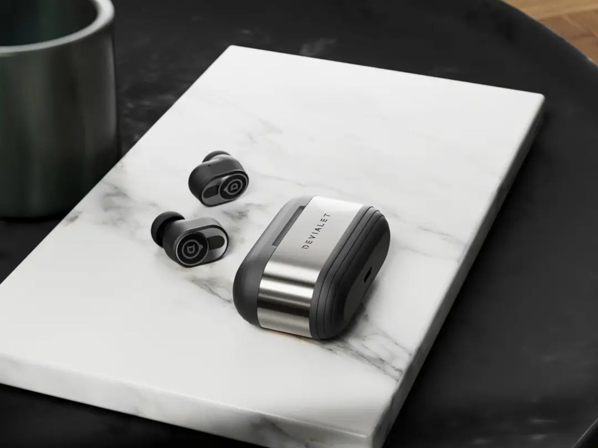 DEVIALET GEMINI 2 MATTE BLACK lifestyle