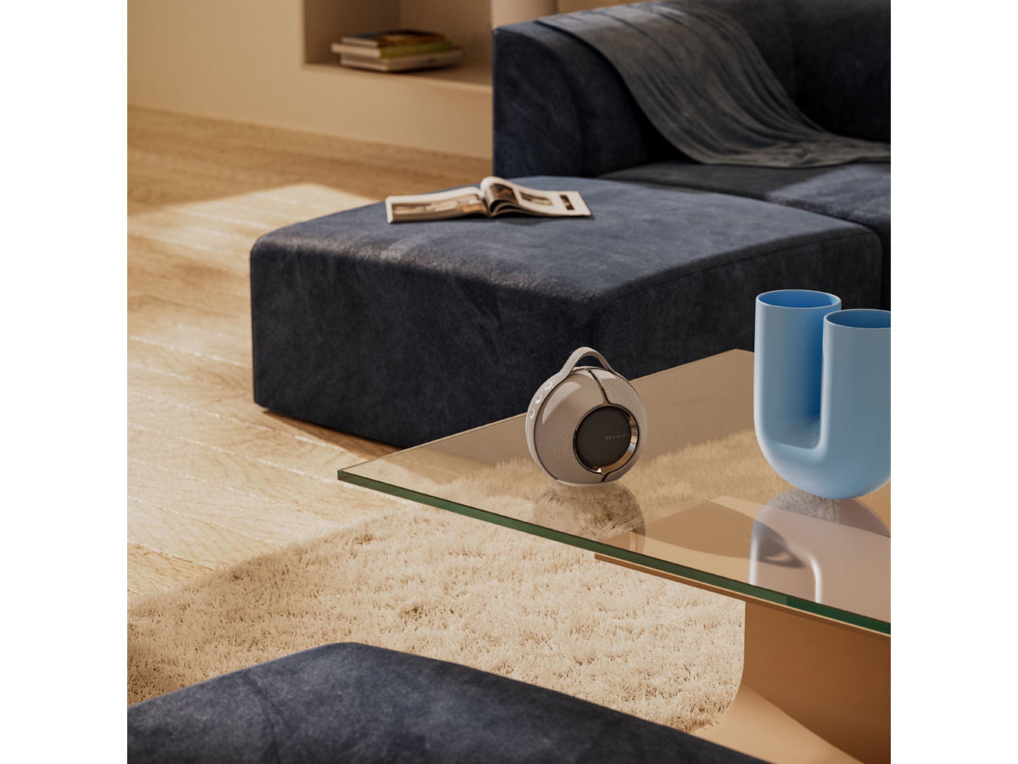 DEVIALET Mania LightGrey lifestyle