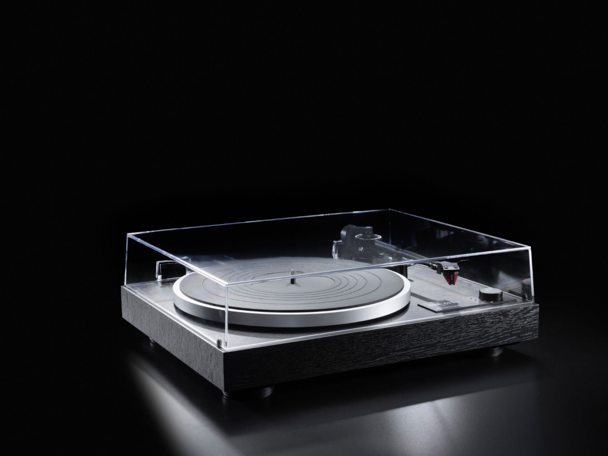 DUAL CS 518 Black Lifestyle