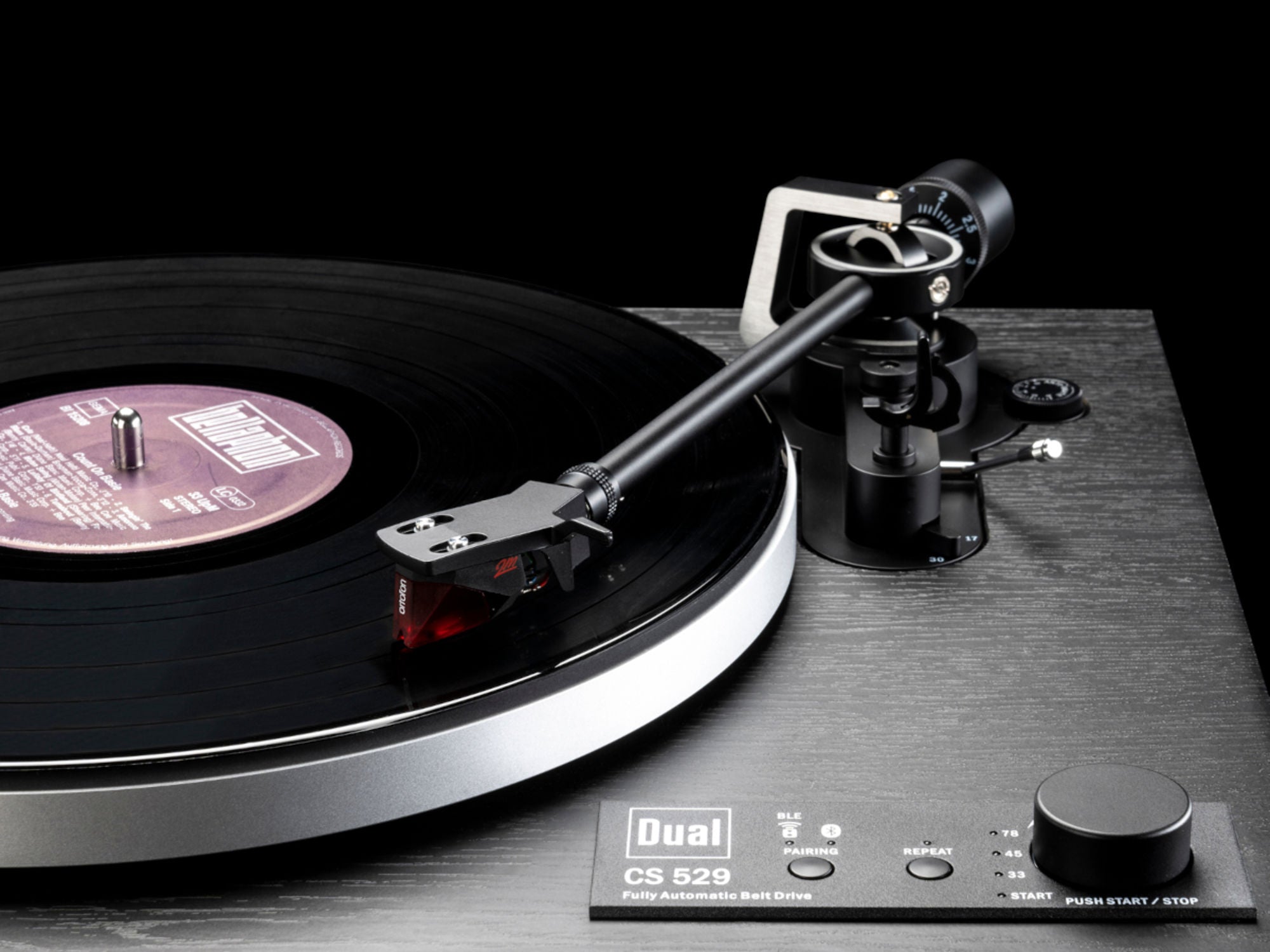 DUAL CS 529 BT Black lifestyle