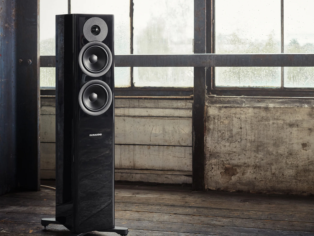 DYNAUDIO EVOKE 30 Black lifestyle 2