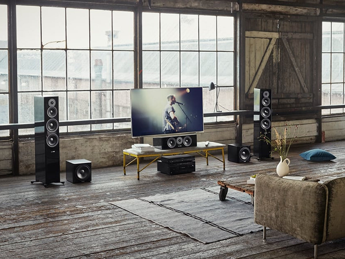 DYNAUDIO EVOKE 30 Black lifestyle