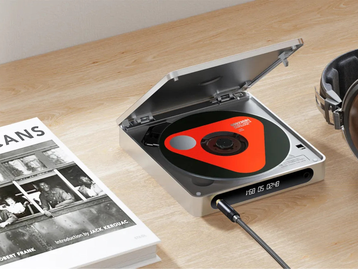 FiiO DM13 BT Silver lifestyle 2