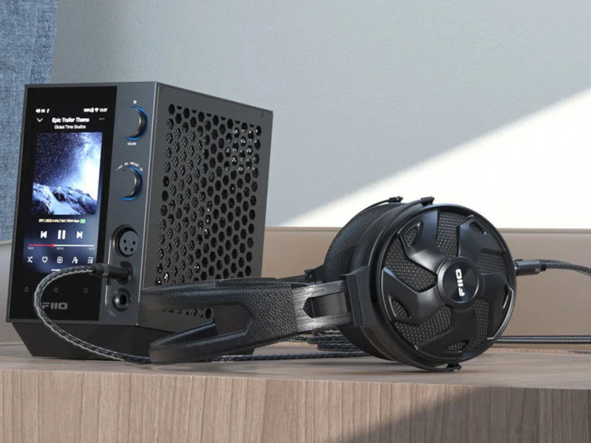  FiiO R7  lifestyle