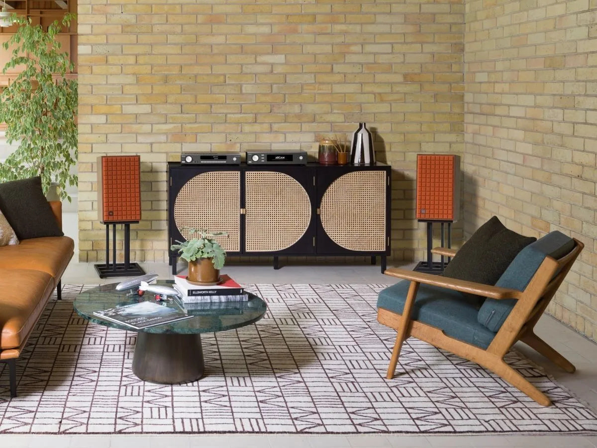 JBL L82 CLASSIC MKII (lifestyle)