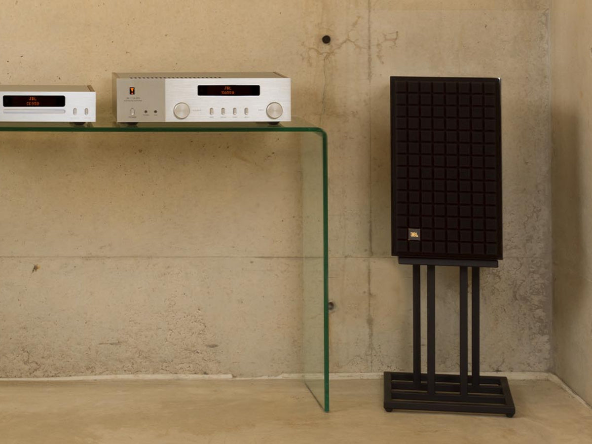 JBL L82 CLASSIC MKII (lifestyle)