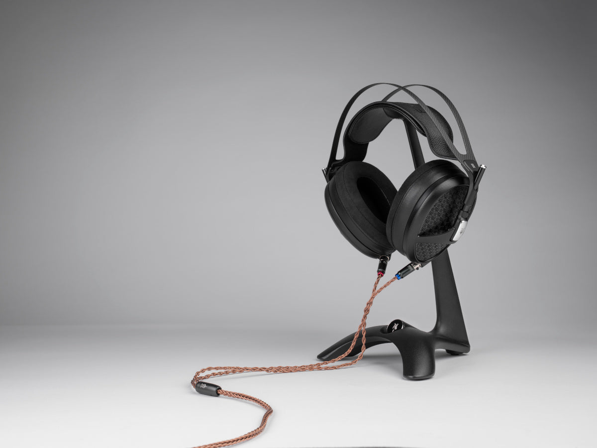 MEZE Empyrean II + Manta Noir
