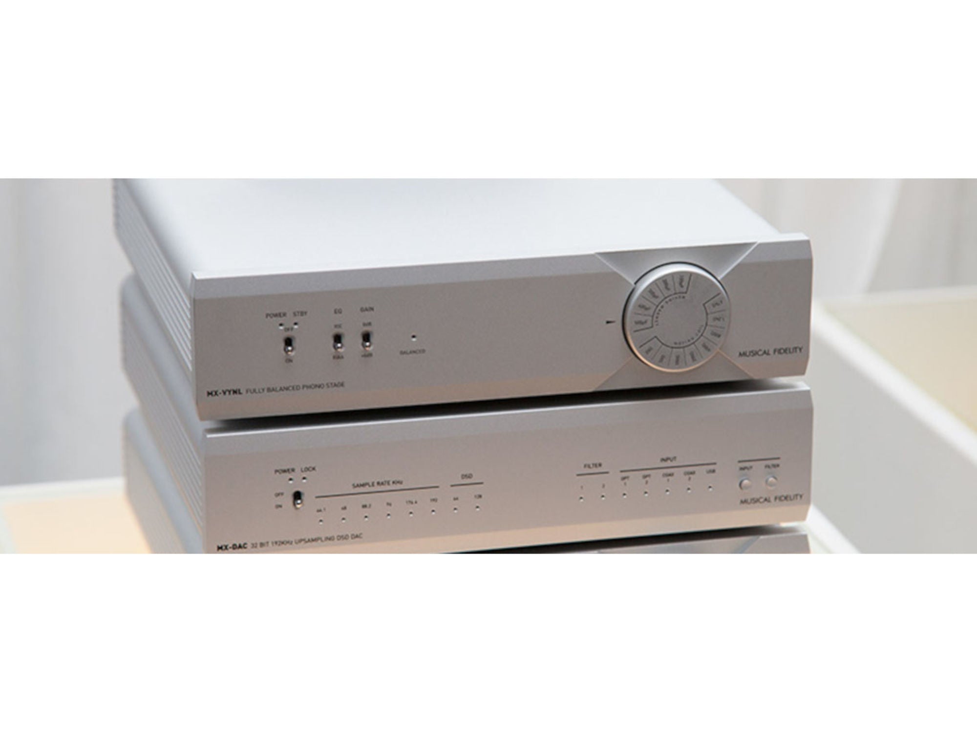 MUSICAL FIDELITY MX-VYNL Silver lifestyle