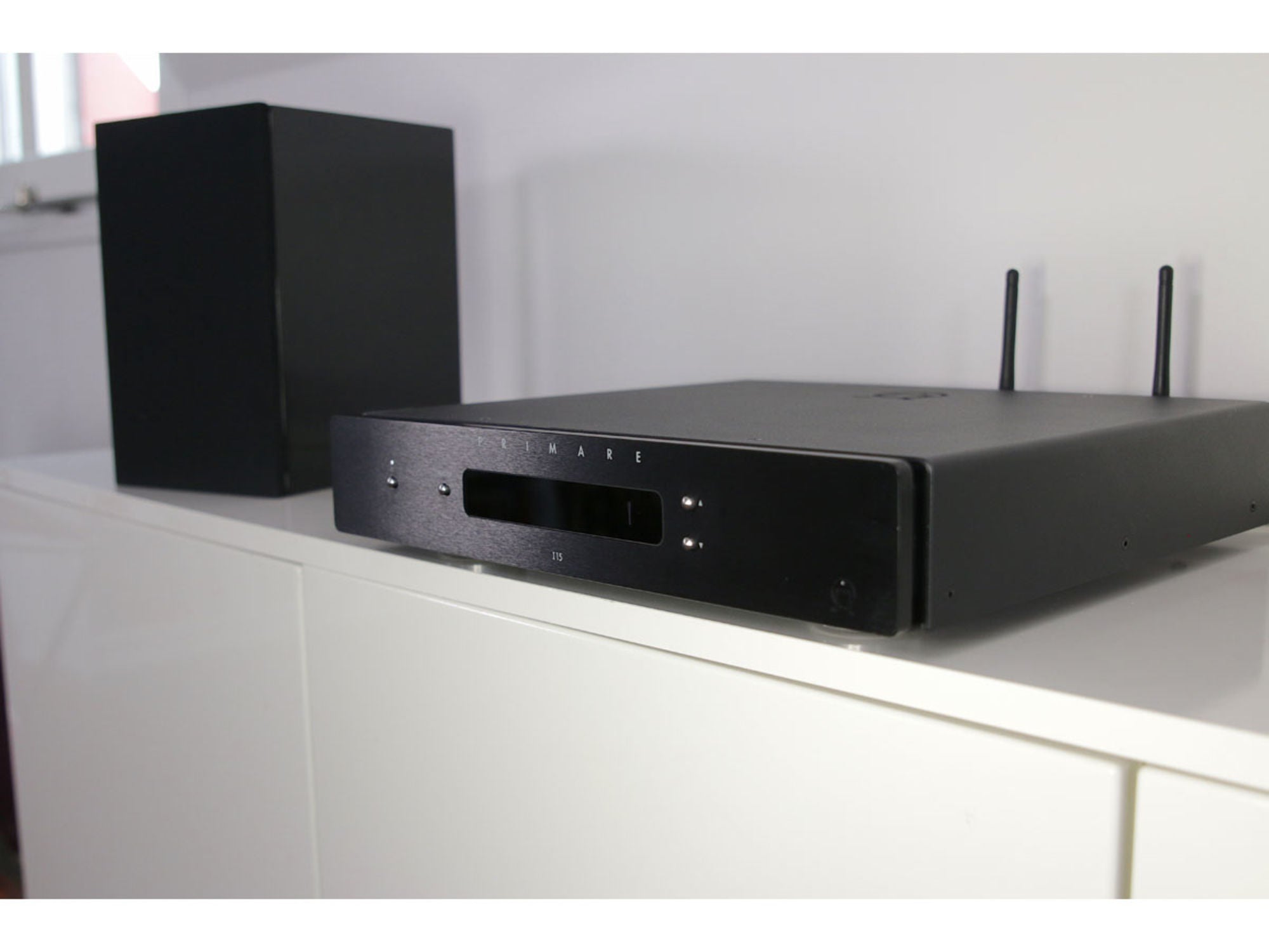 PRIMARE I15 Prisma MKII Black lifestyle