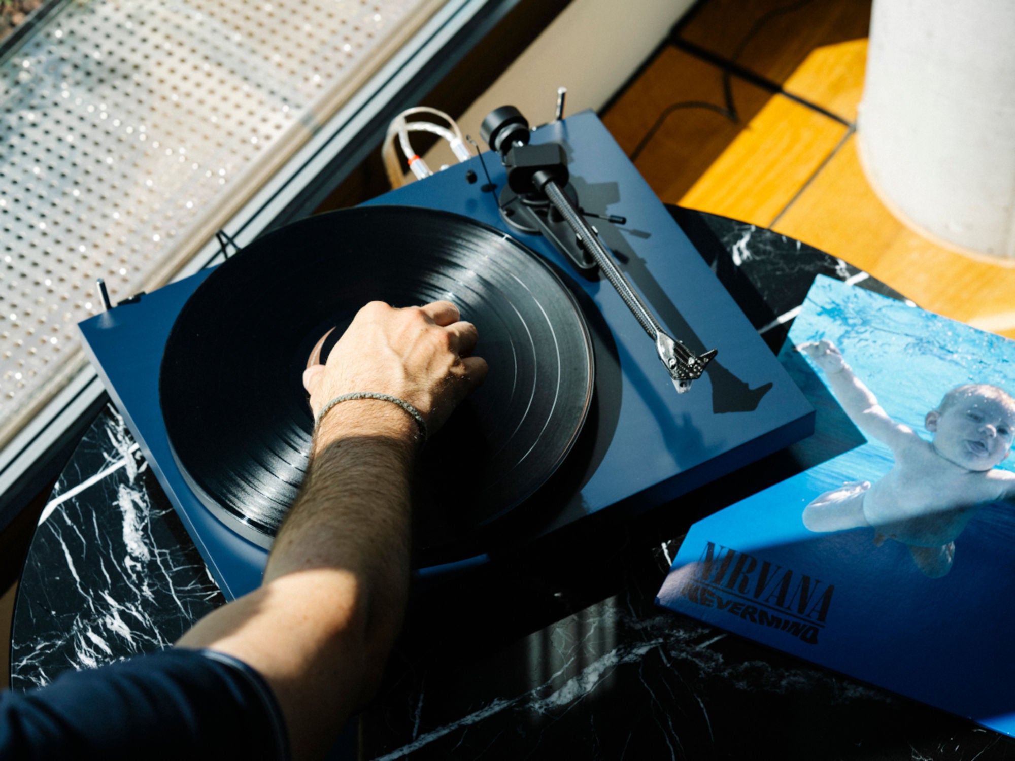 PROJECT DEBUT CARBON EVO 2 Bleu Acier Satin  lifestyle