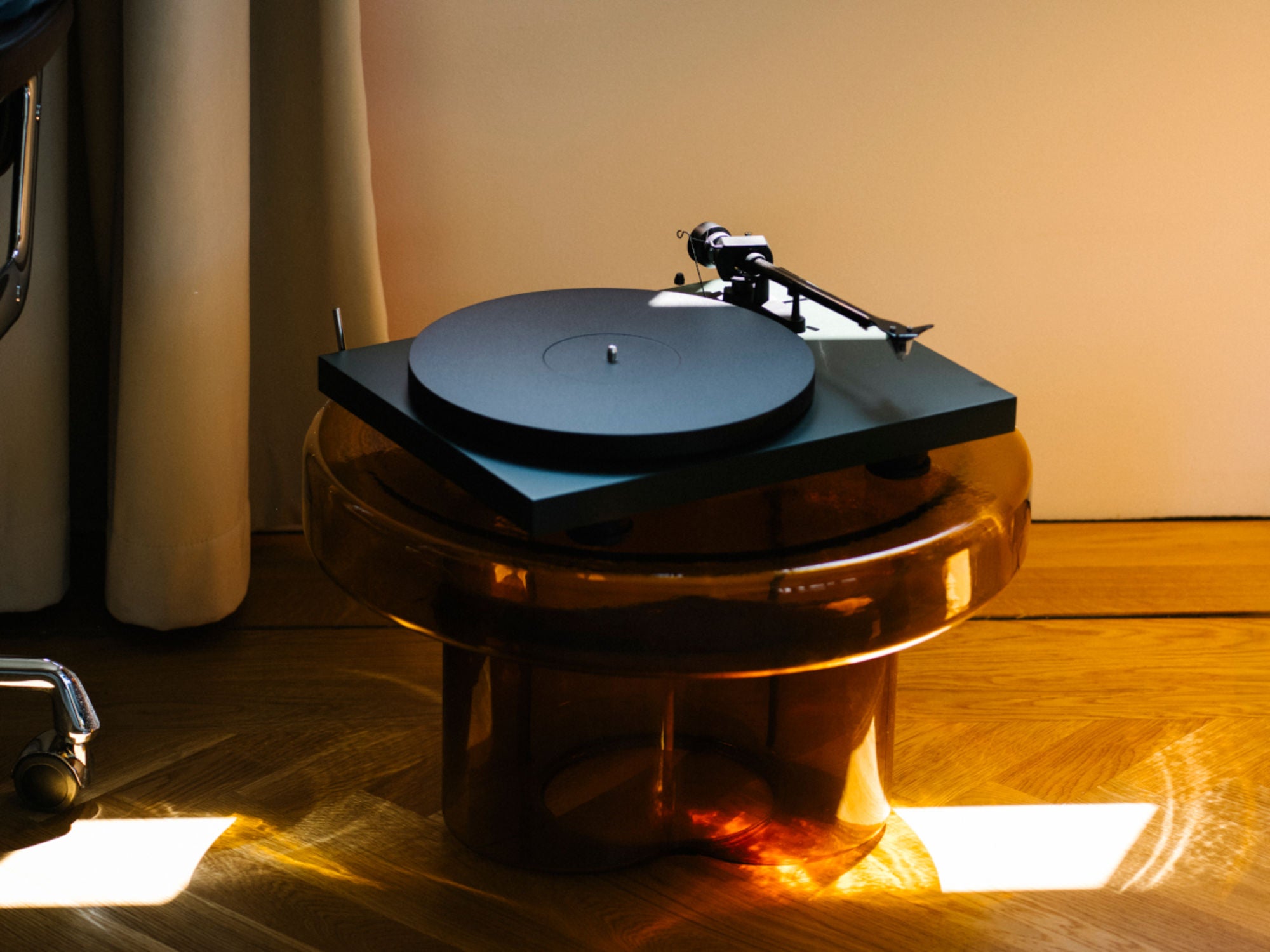 PROJECT DEBUT CARBON EVO 2 Noir Satin (Pick it Evo) lifestyle