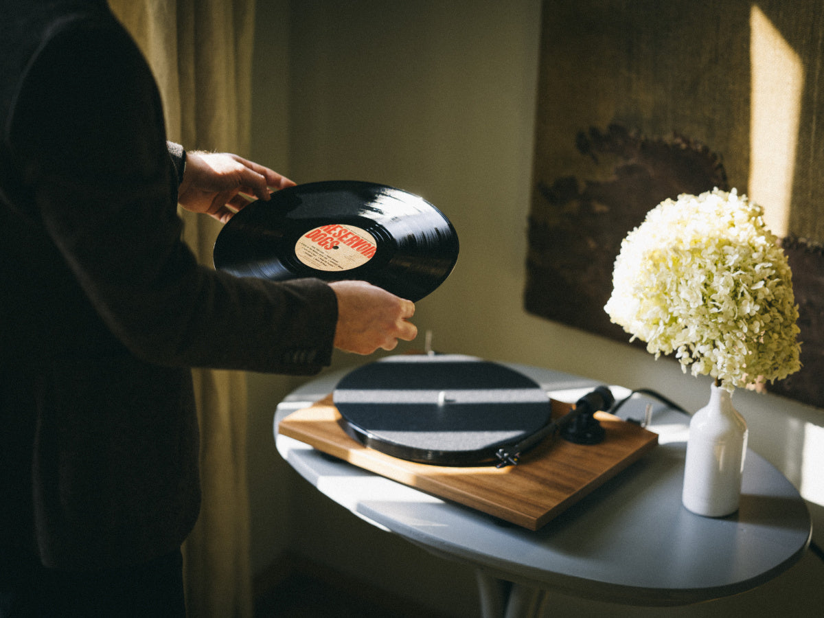 project e1 phono noyer lifestyle