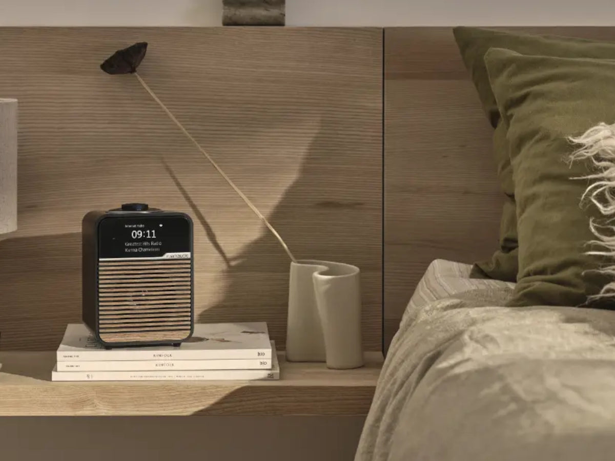 Ruark Audio R1S Black Lifestyle