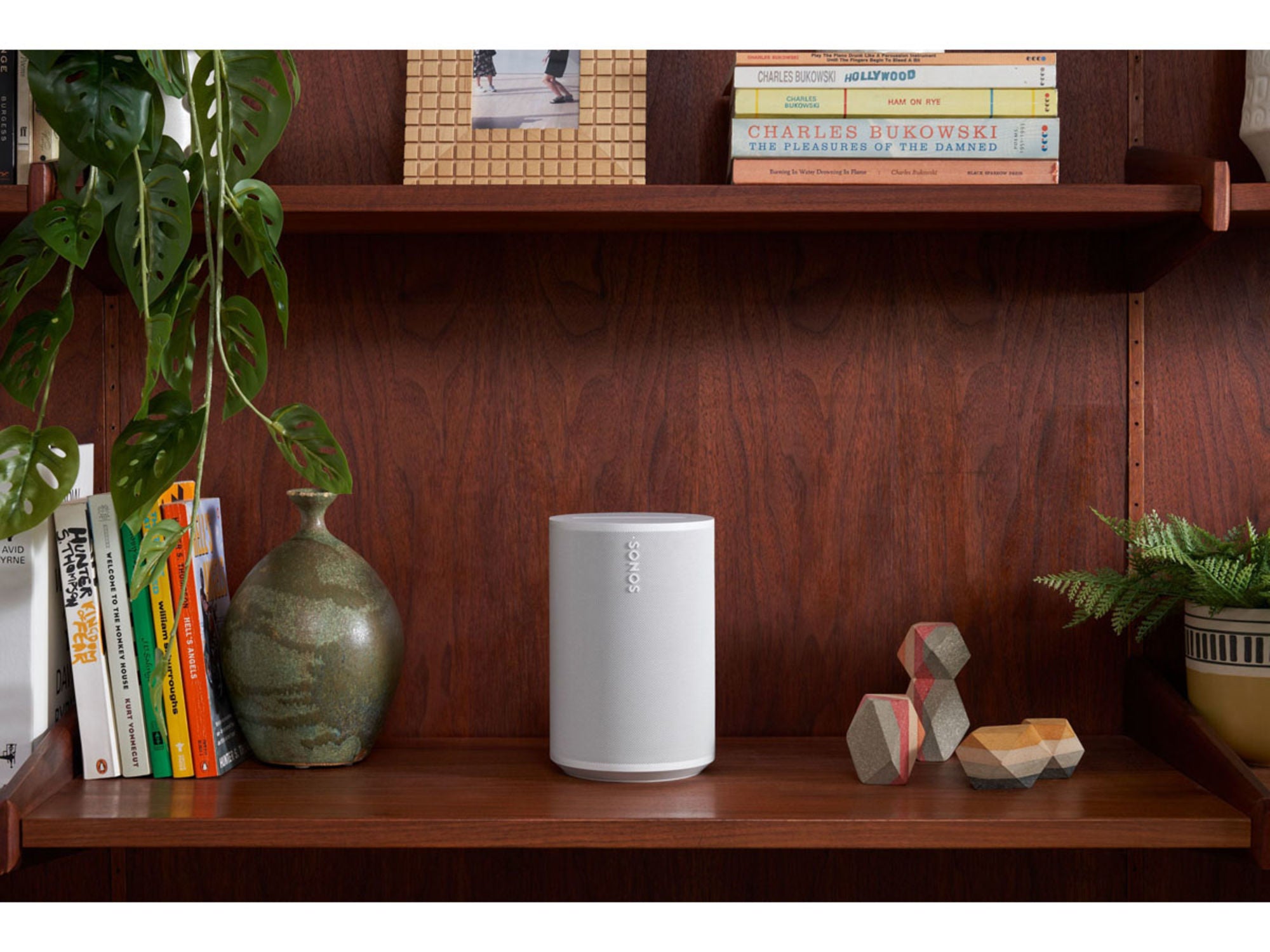 SONOS ERA 100 White lifestyle