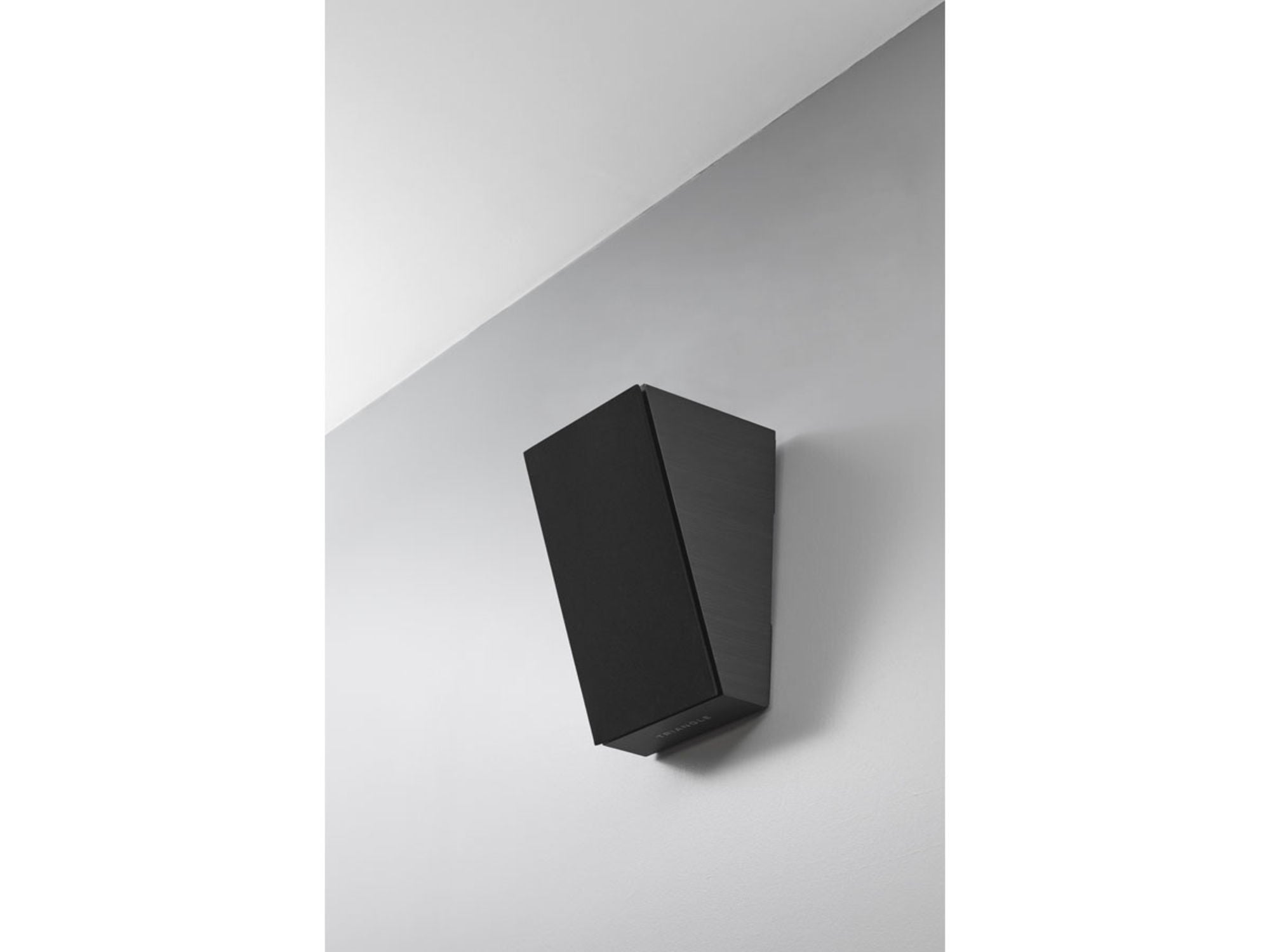 TRIANGLE BOREA BRA1 Frêne Noir Lifestyle