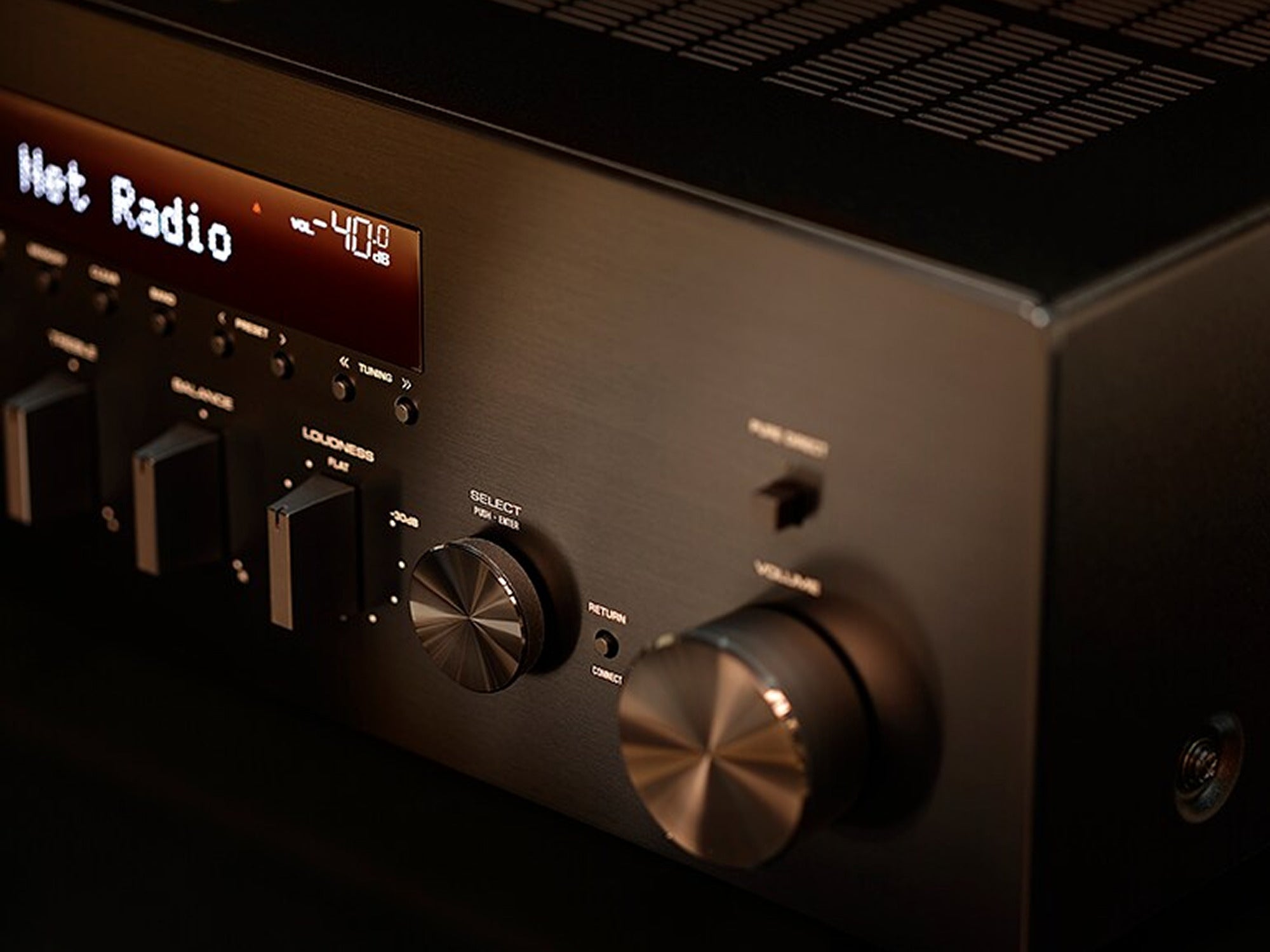 YAMAHA MusicCast R-N600A Black lifestyle